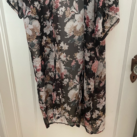 Floral kimono - Picture 3 of 5